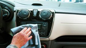 cómo limpiar coche por dentro